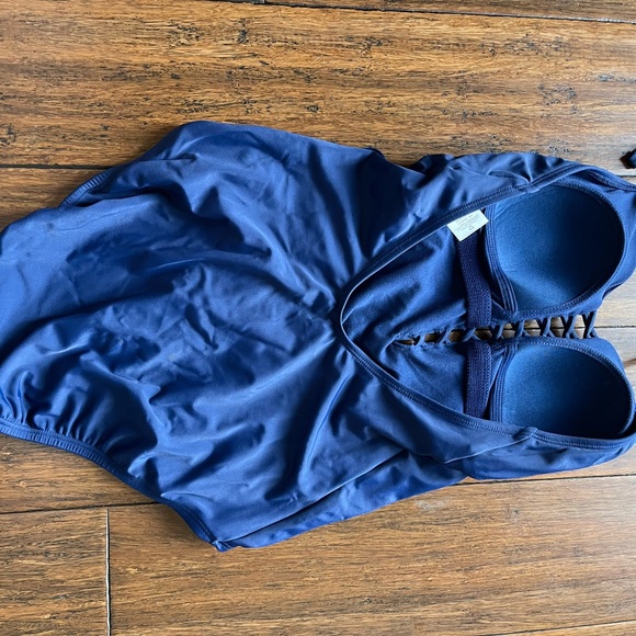 Size med true time one piece.brand new! - Picture 2 of 3